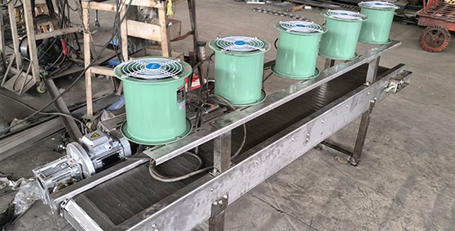 鏈板輸送機的特點